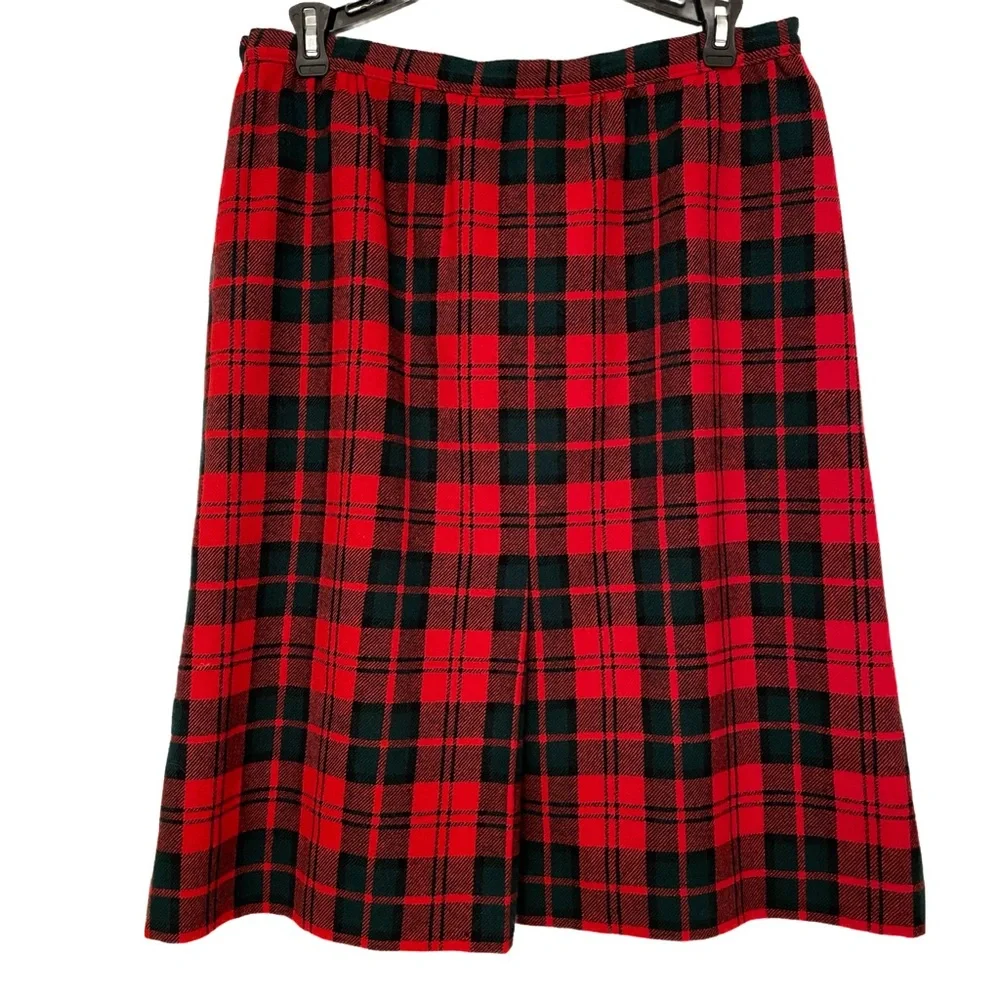 Vintage Pendleton Wool Red Plaid Skirt Womens Size Small Petite Oregon USA Mills